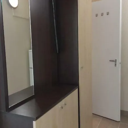 Hill Side Apartman *